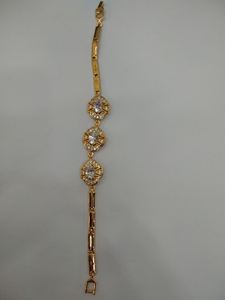  bracelet 